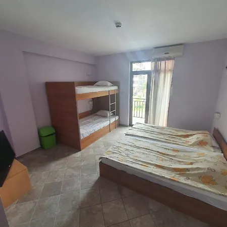 Hotel 415 Хотел *