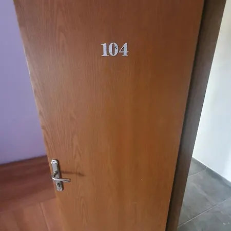 Hotel 415 מלון סאני ביץ'